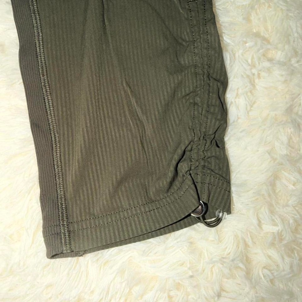Lululemon Women's Size 2 Green Dance Studio Mid-Rise Jogger Pants - Picture 2 of 5